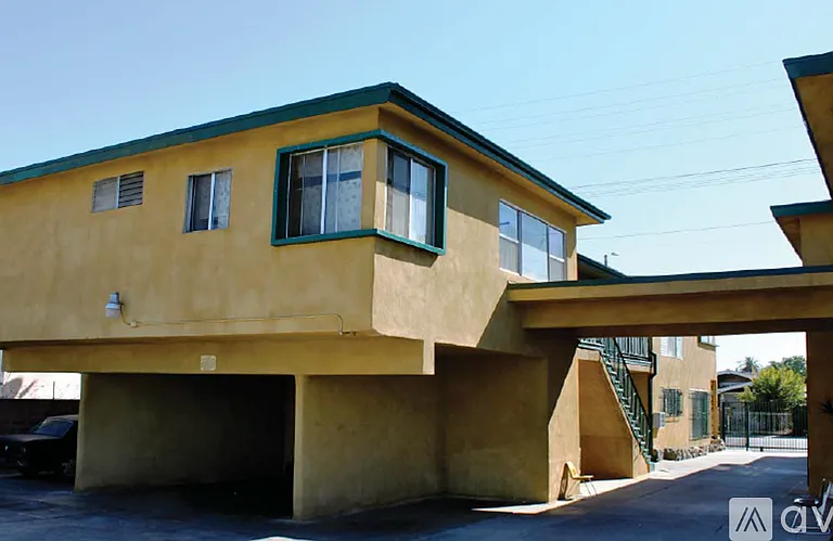 1935 Obama Blvd #3 — Photo 4