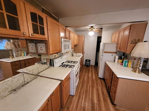 4th image of 15709 Dupage Blvd