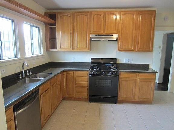 3rd image of 2533 61st Ave