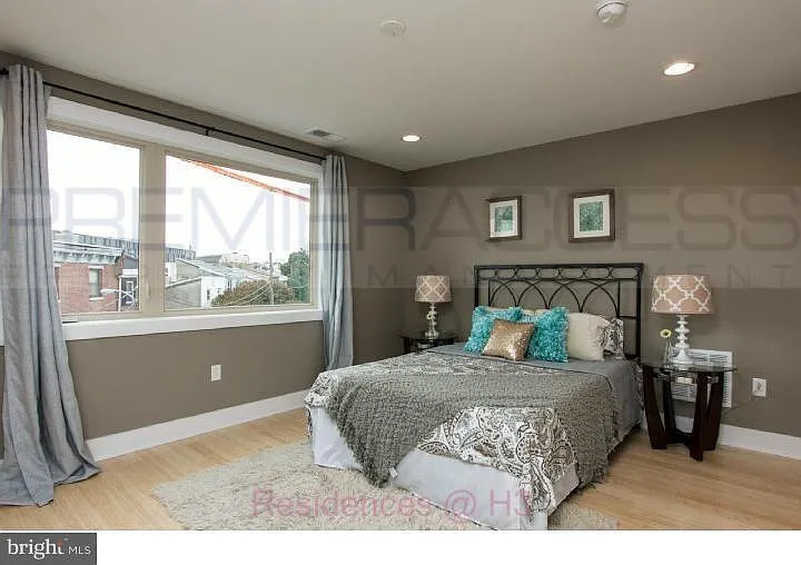 1116 N Hope St — Photo 13