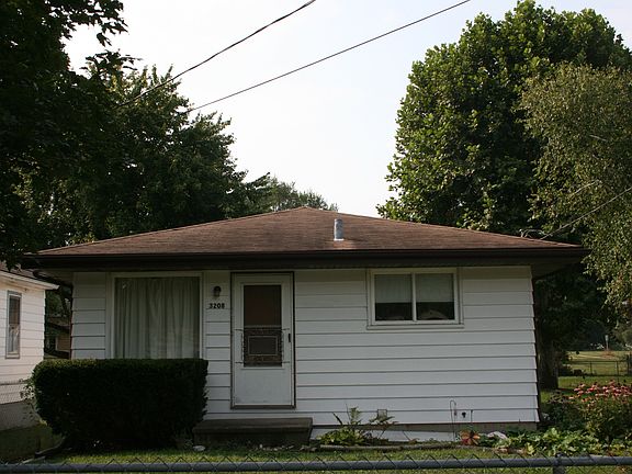 2nd image of 3208 W Humboldt St