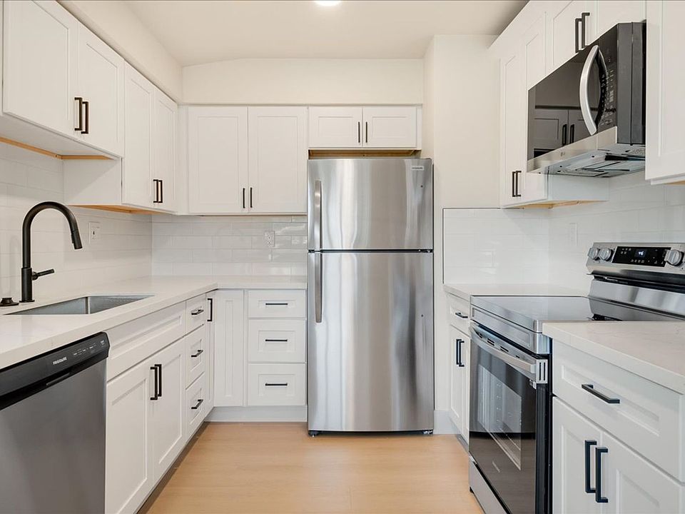 1st image of 10178 Alpine Dr #2