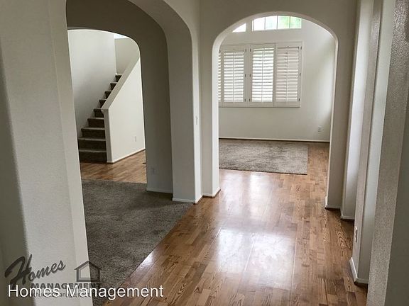 2nd image of 1056 Tesoro Ave