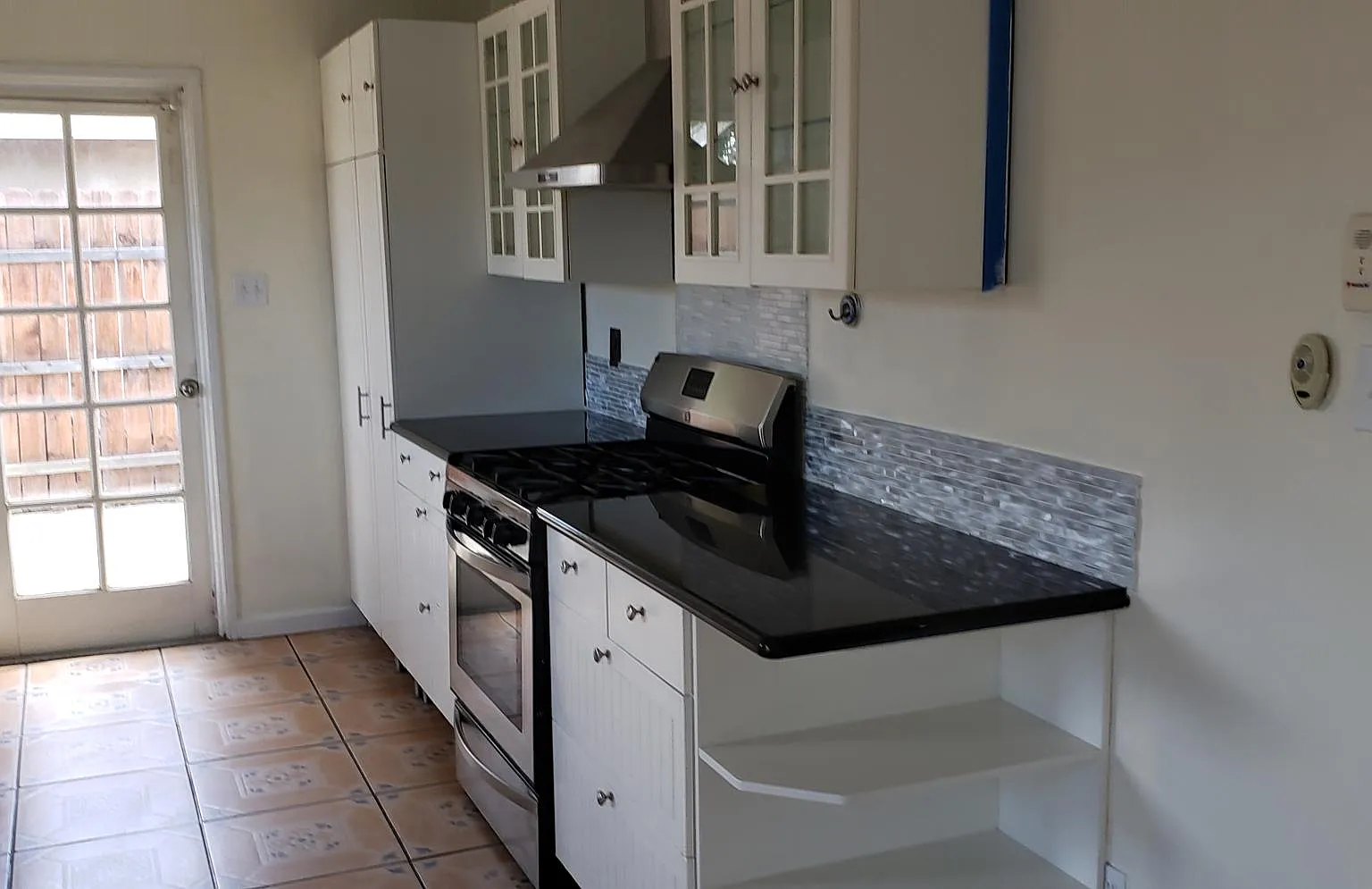 4 bed, 1634 sqft, $2,700 — Photo 2