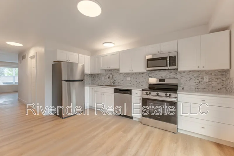 2 bed, 1.5 bath, 1092 sqft, $1,995 — Photo 3