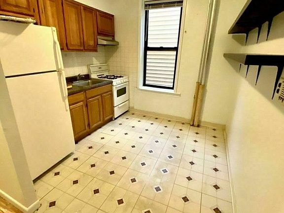 5th image of 32-21 37th St #4B