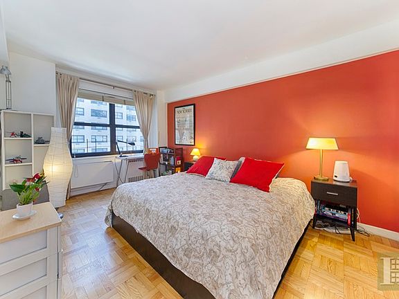 4th image of 425 E 79th St APT 7J