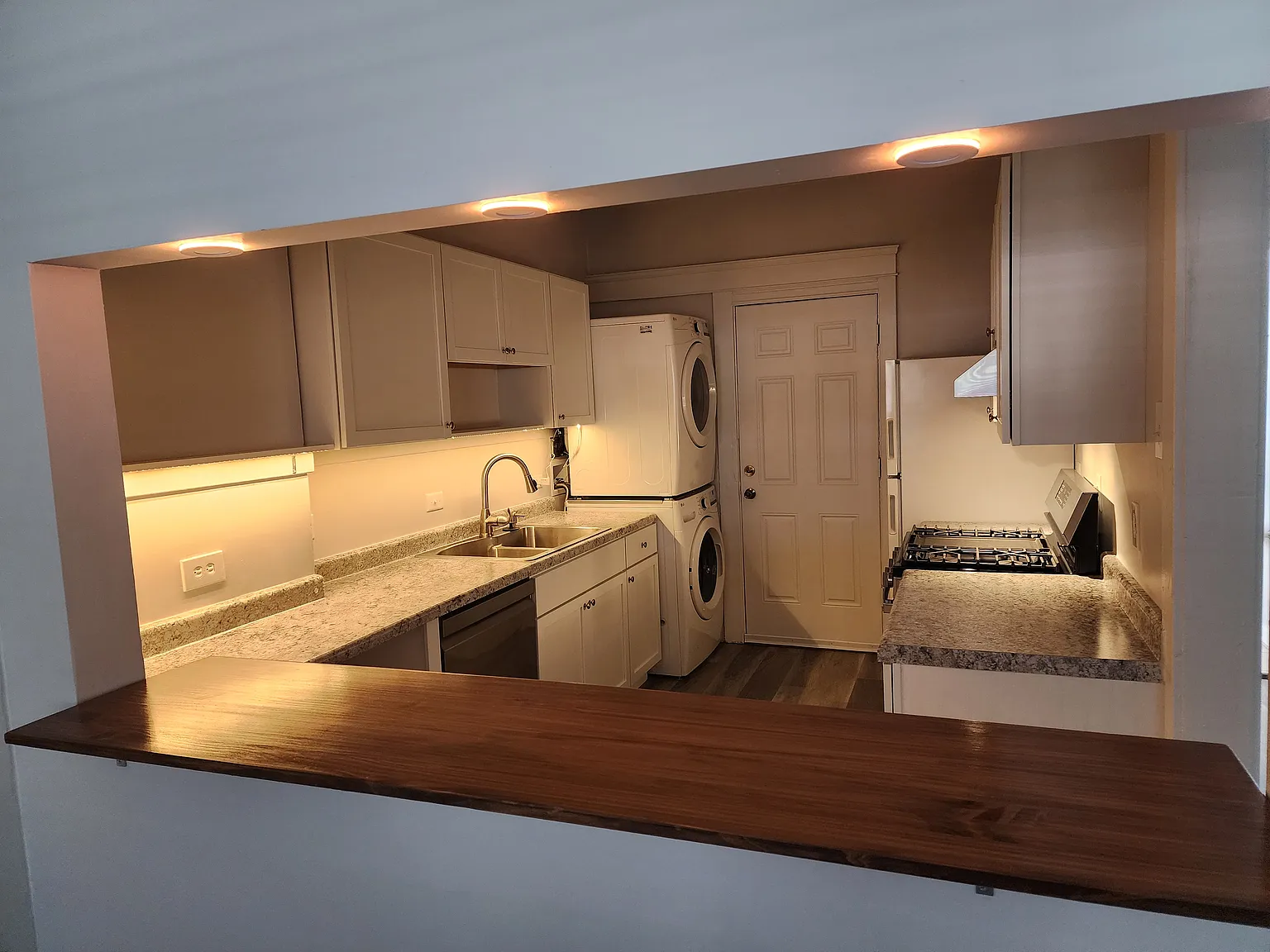 8513 Lake Ave — Photo 2