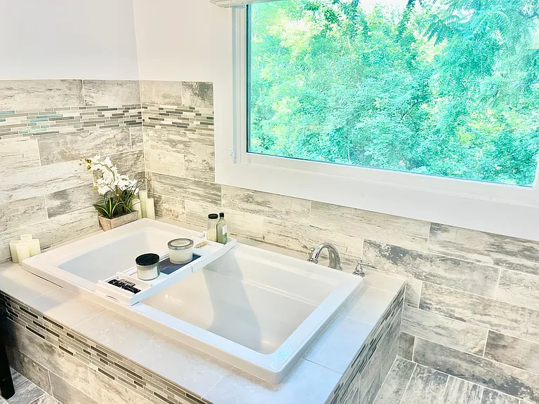 Master- Bathroom #3
