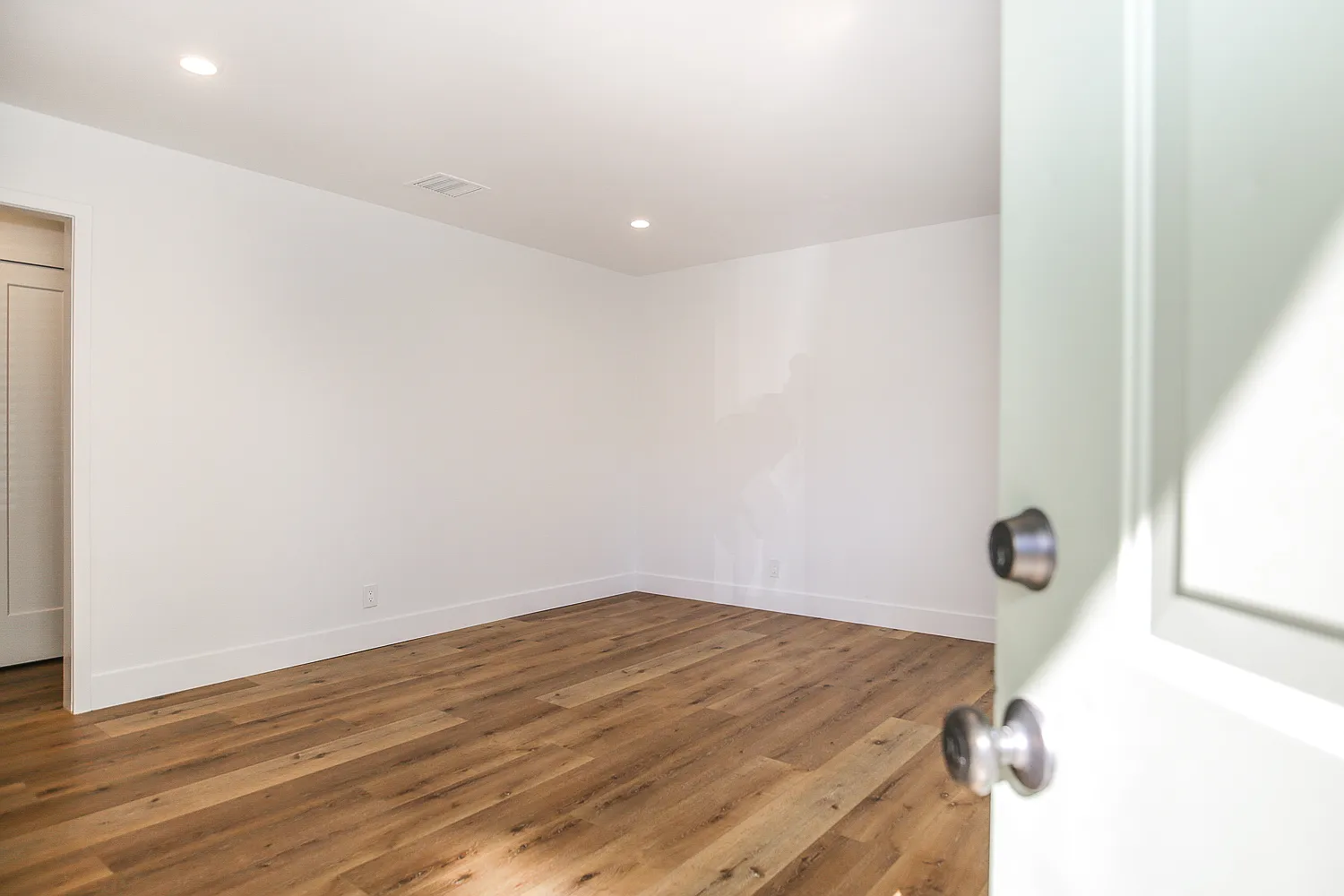 3 bed, 1058 sqft, $3,500 — Photo 2