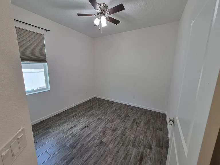 1257 Hendon Loop — Photo 12