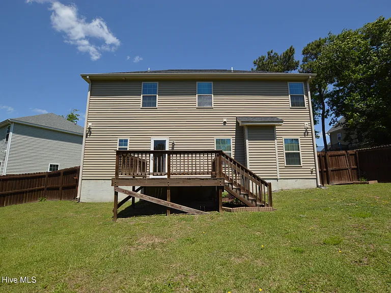 203 Ashton Ct — Photo 41