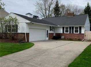 39 Berryman Dr, Amherst, NY 14226