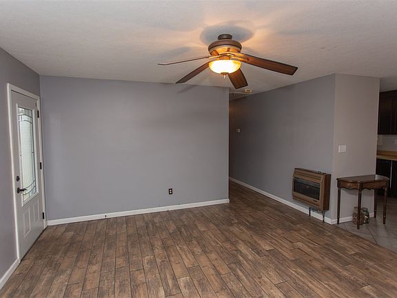3rd image of 224 Northfield Dr
