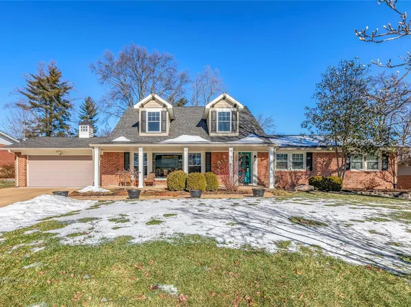 417 Mark Dr, Saint Louis, MO 63122