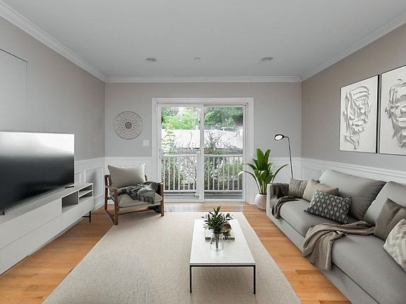 4th image of 153 Sumner St Unit 1