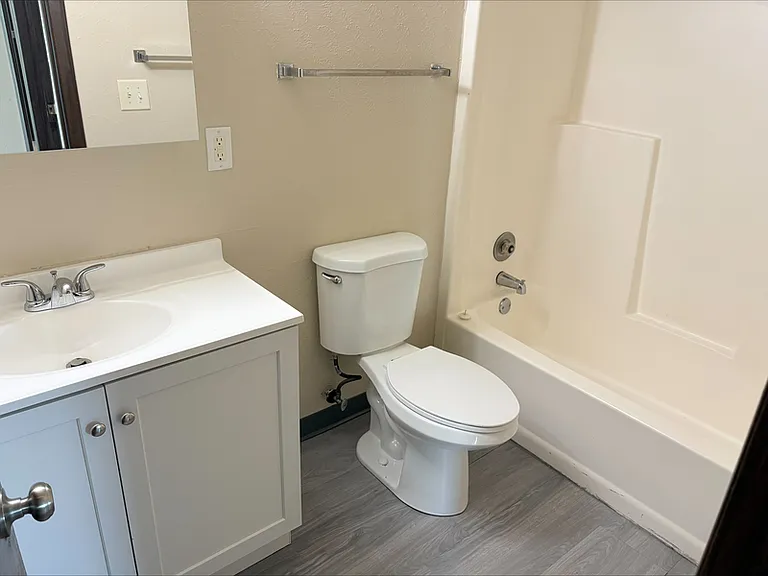 509 Spinnaker Ln #F — Photo 6