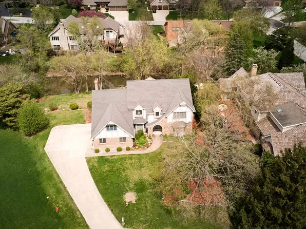 766 Camelot Dr, Burr Ridge, IL 60527