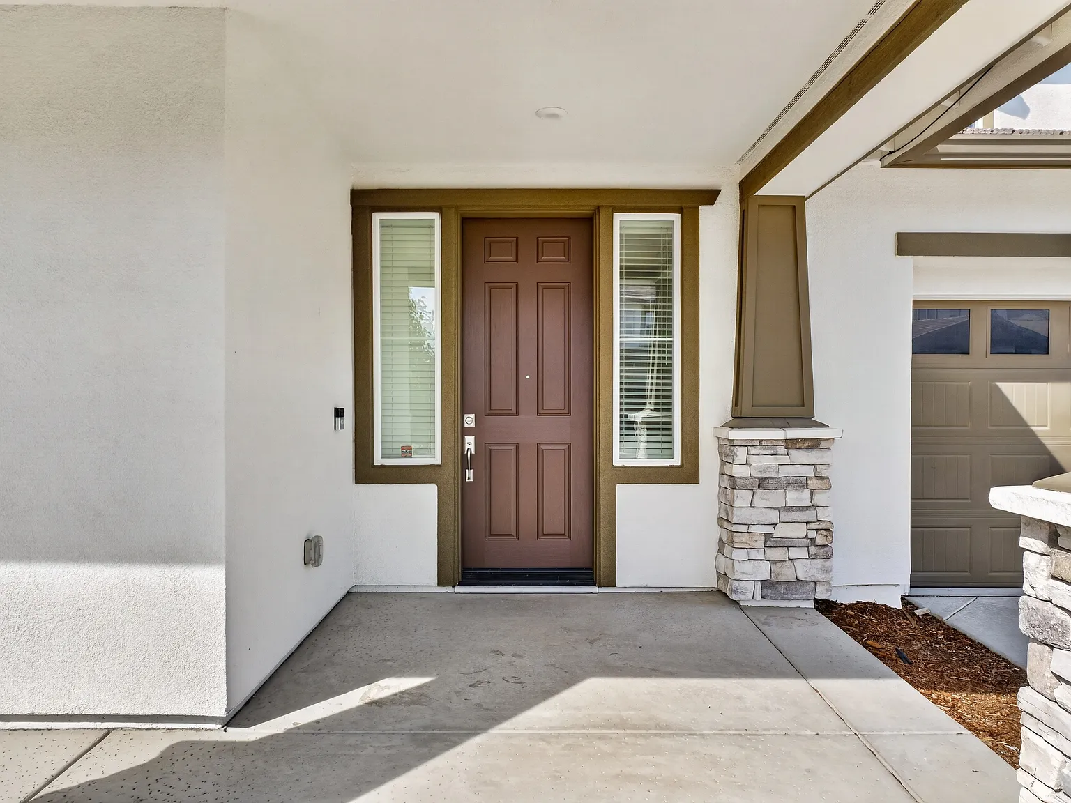 5 bed, 3.5 bath, 2781 sqft, $3,950 — Photo 2
