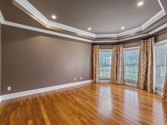5th image of 303 Briarcliff Ln