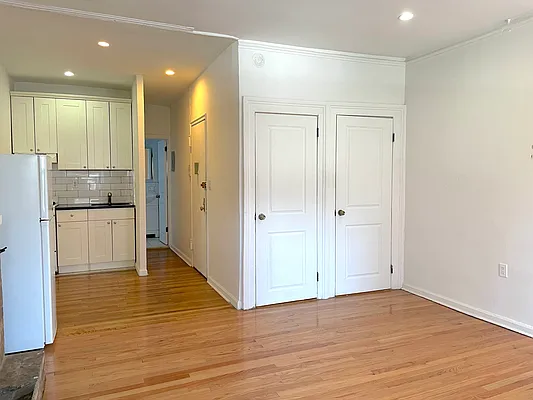 Rented by Oxford Property Group | media 11