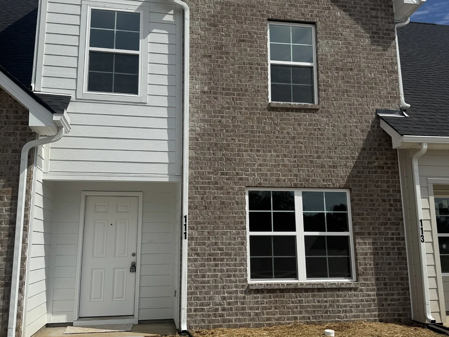4 bed, 2.5 bath, 1497 sqft, $1,950 — Photo 2