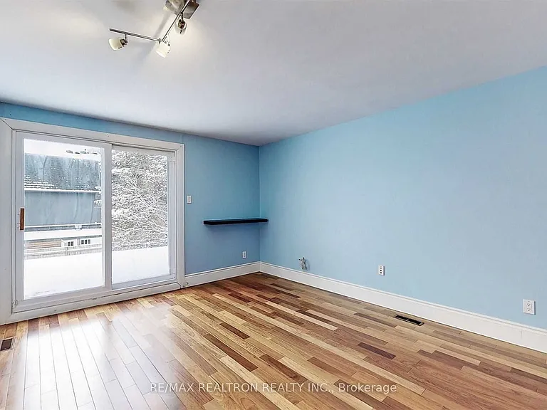 2 Callahan Rd — Photo 10