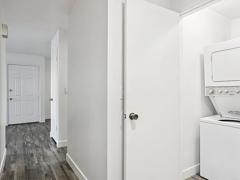 Interior 2x2