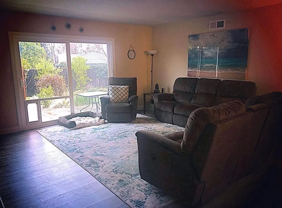 1 bed, 1.0 bath, 1130 sqft, $1,300 — Photo 2