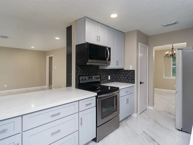 16450 Parksley Dr — Photo 9