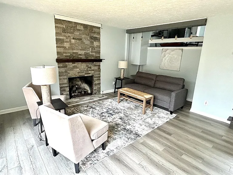 1421 Ashbourne Dr — Photo 19