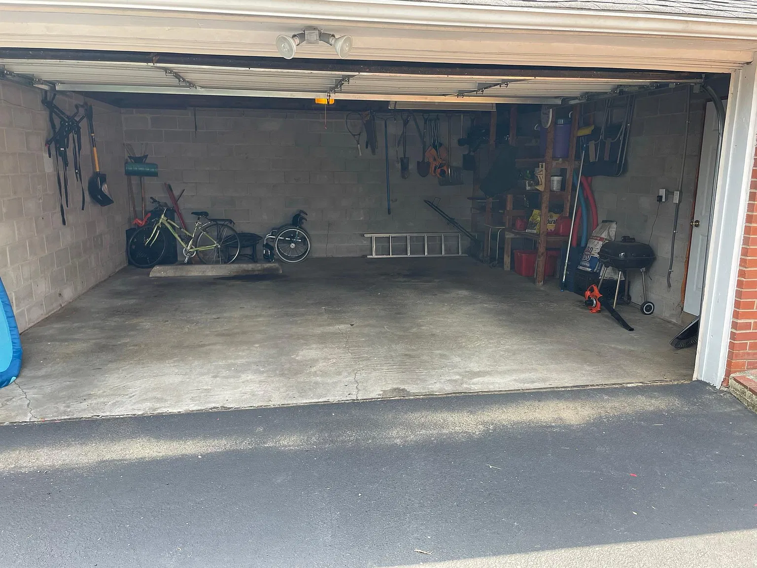 3 bed, 1.5 bath, 1969 sqft, $1,850 — Photo 3