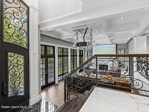 3rd image of 44 Annfield Ct