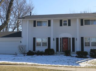 3405 Woodridge Dr, Woodridge, IL 60517