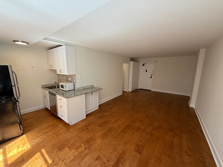 950 25th St NW #104-S — Photo 8