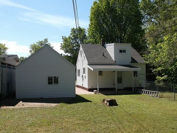 2nd image of 1119 S 14th Ave