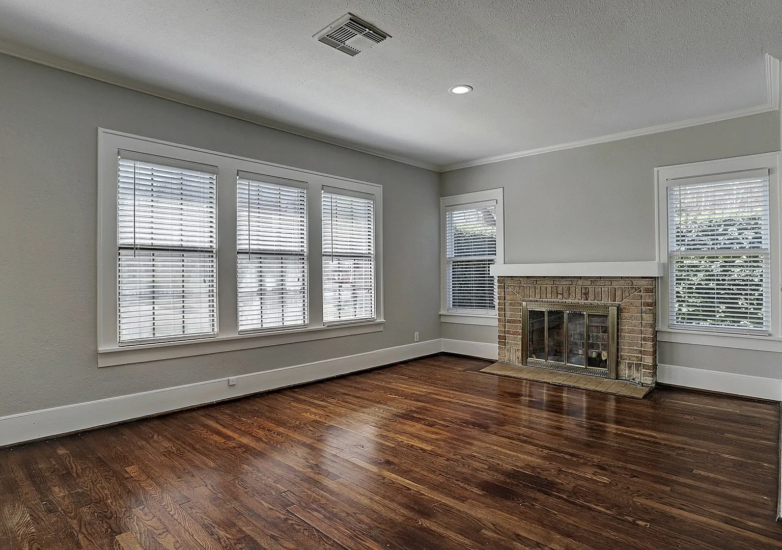 2 Bedroom House in Allen Parkway — Photo 3