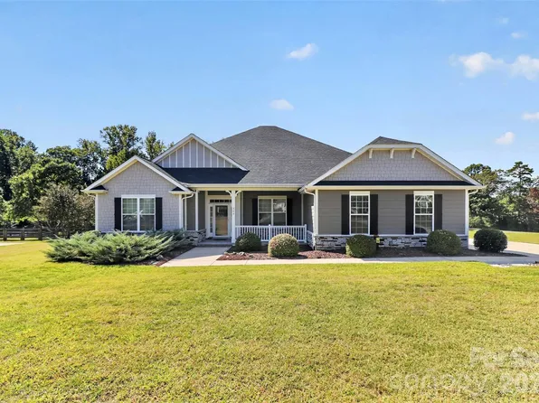 245 Glenwood Dr, Oakboro, NC 28129