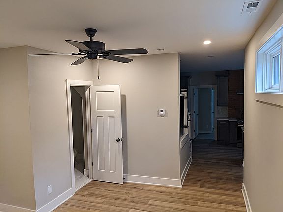 4th image of 1024 Mary St