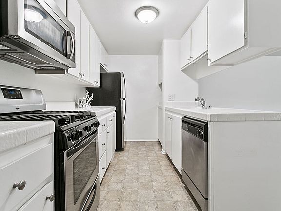 3rd image of 2501 S El Camino Real Unit 209