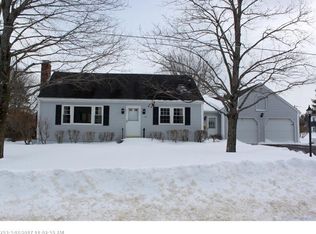 19 Maplewood Dr, Gorham, ME 04038
