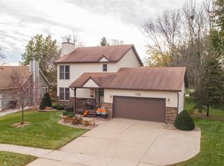 703 Fireside Dr, Cedar Falls, IA 50613