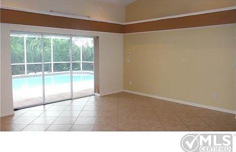 2nd image of 129 SW Hawthorne Cir