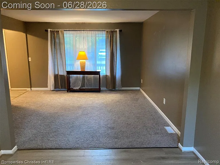 261 Charterhouse Dr — Photo 5