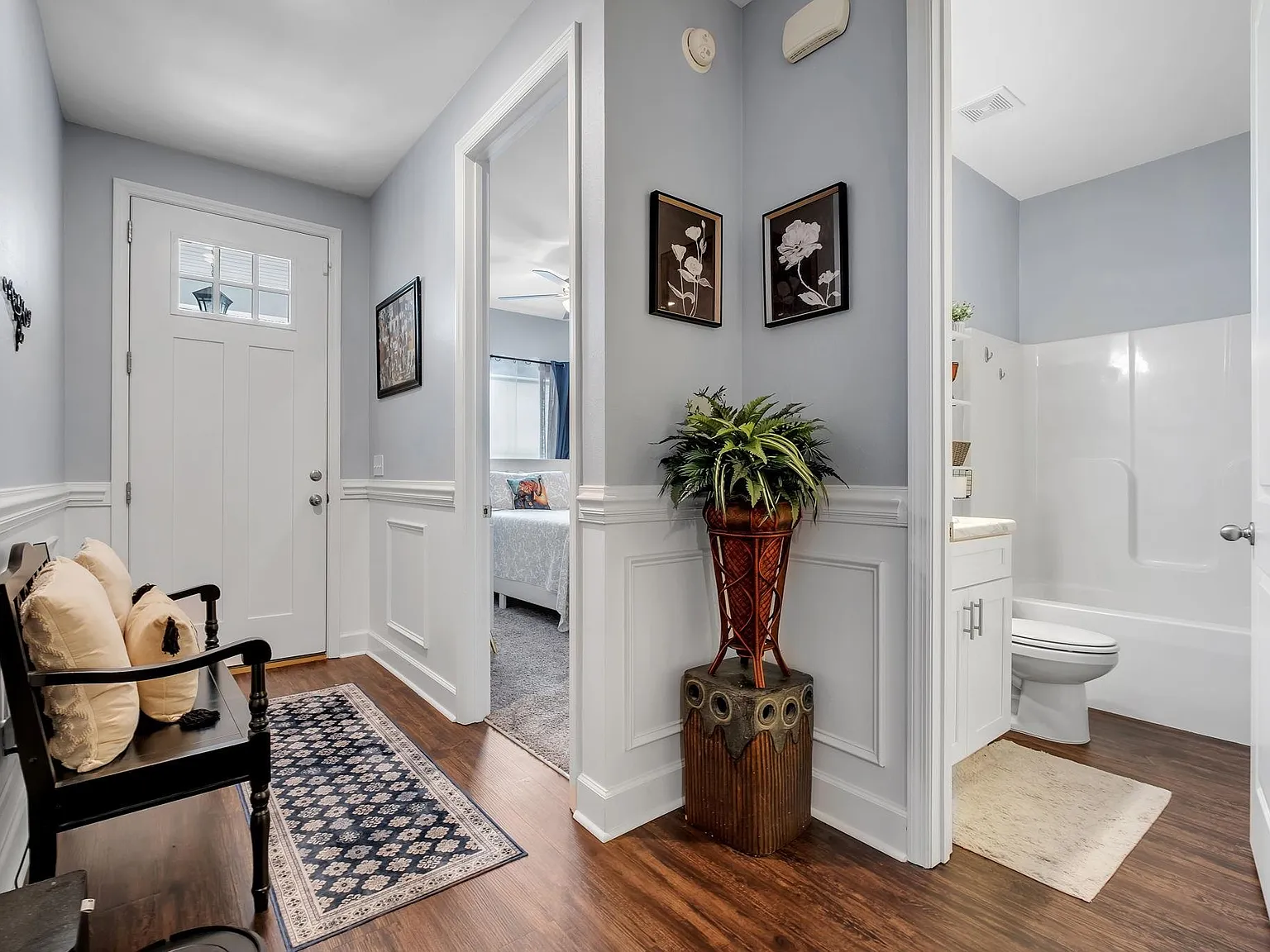 3 bed, 2.0 bath, 1722 sqft, $2,600 — Photo 3