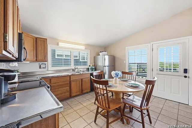 2681 Lakeview Dr — Photo 7