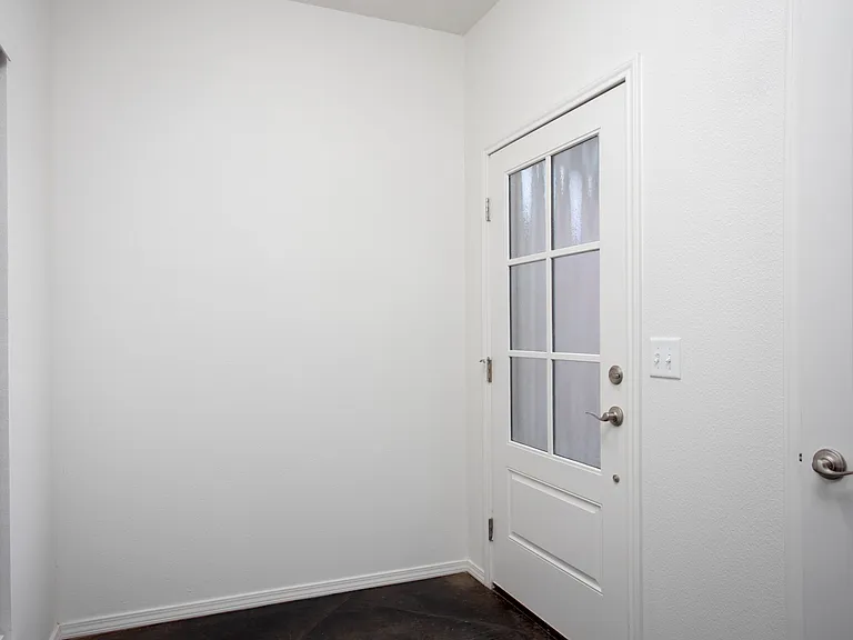 9916 Digby Ln — Photo 15