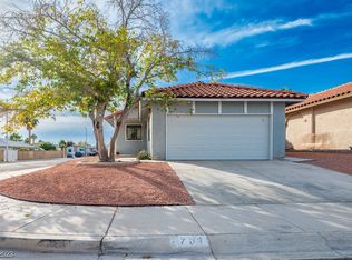 7701 Parakeet Ave, Las Vegas, NV 89145