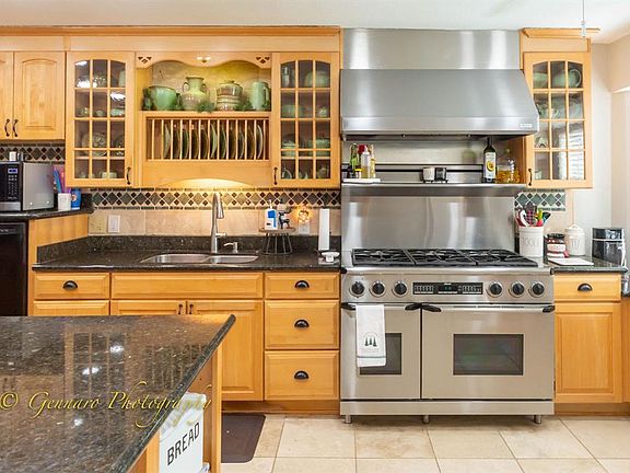 5th image of 1105 Linda Ln