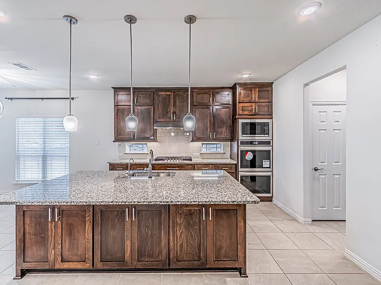 3316 Hickory Ln — Photo 8